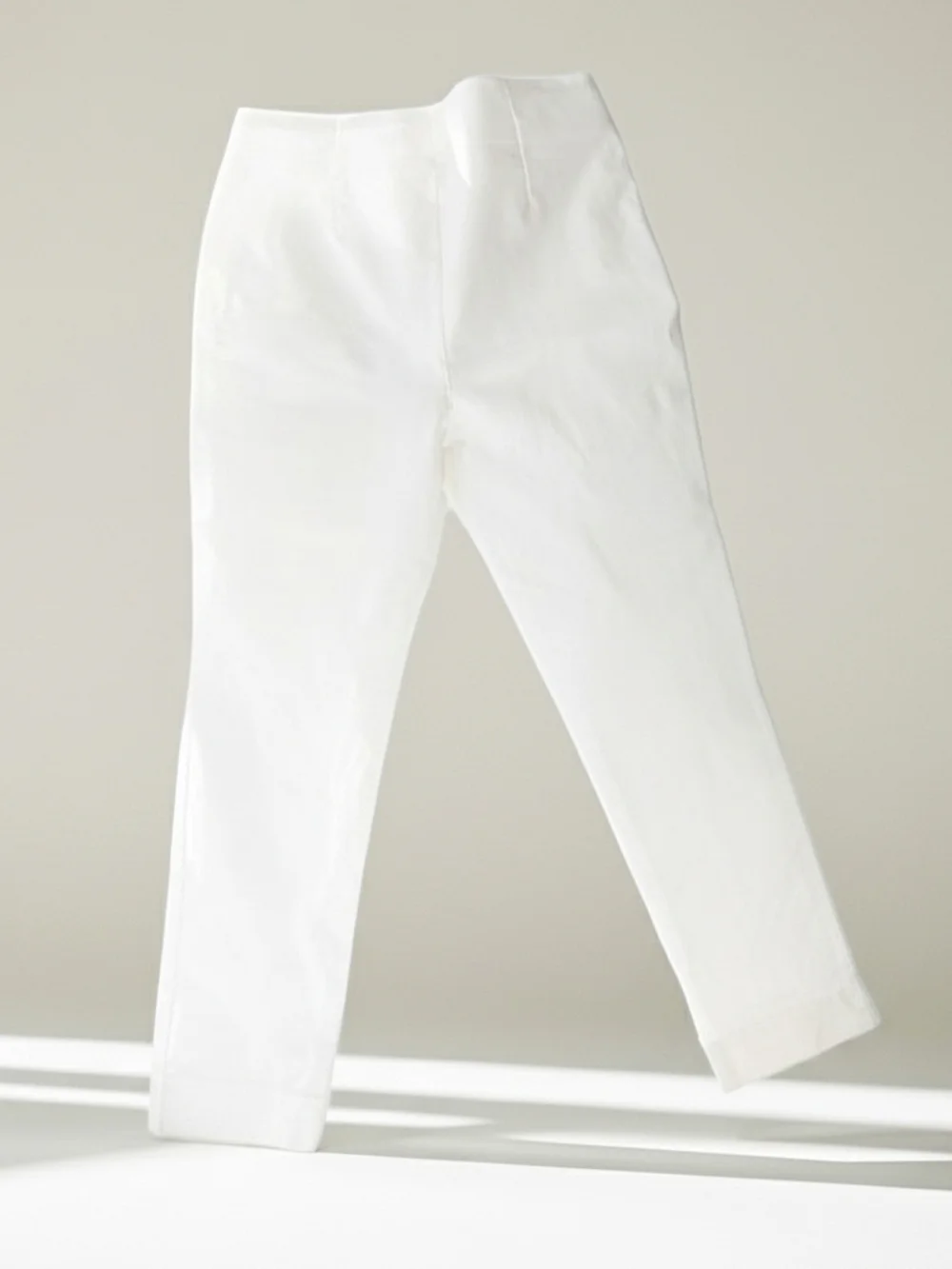 Chicos , White Tailored Stretch Crop Straight Ankle Pants Womens Size 00 Petite - Picture 1 of 9